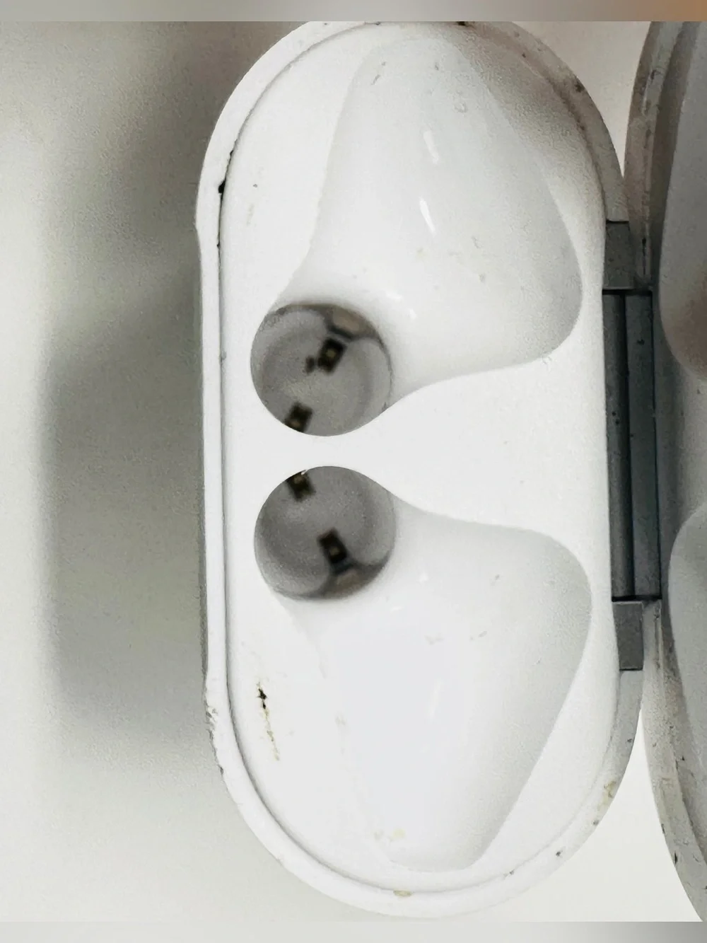 Apple AirPods 2nd Gen Wireless Charging Case (A1938) + Wired EarPods Bundle